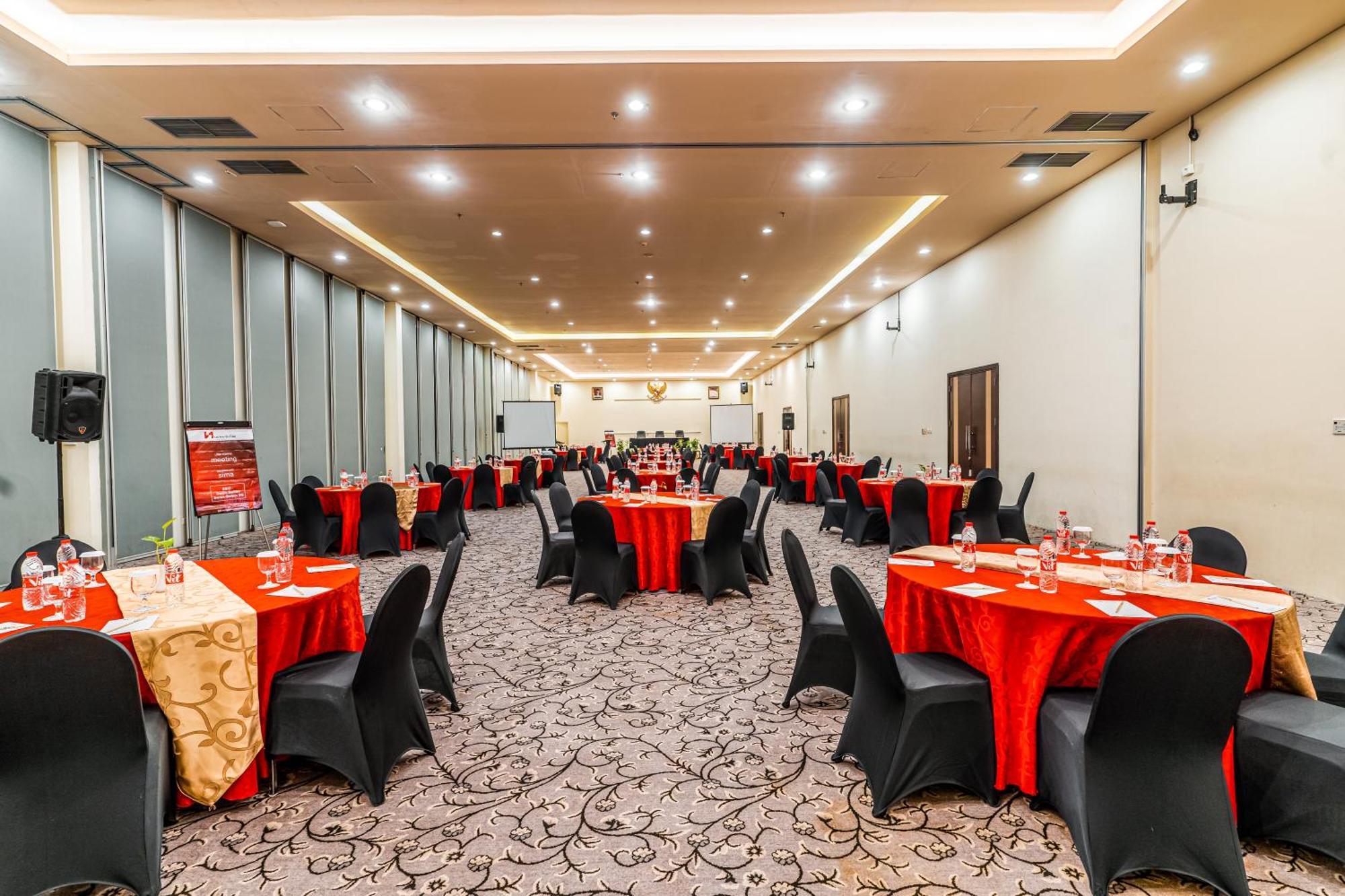 Swiss-Belinn Malang Exteriér fotografie